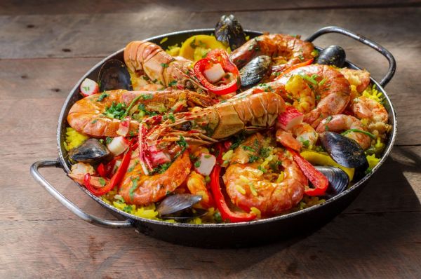 Où apprendre la cuisine méditerranéenne traditionnelle en Grèce ?