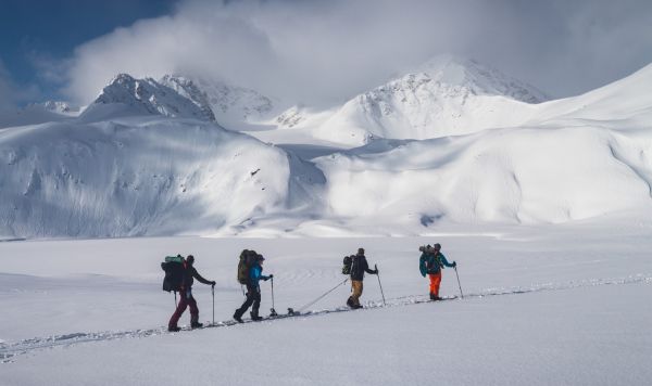 Quels sont les meilleurs spots pour une randonnée à travers les montagnes de l'Himalaya indien ?